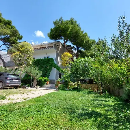 17 Pines * Makarska