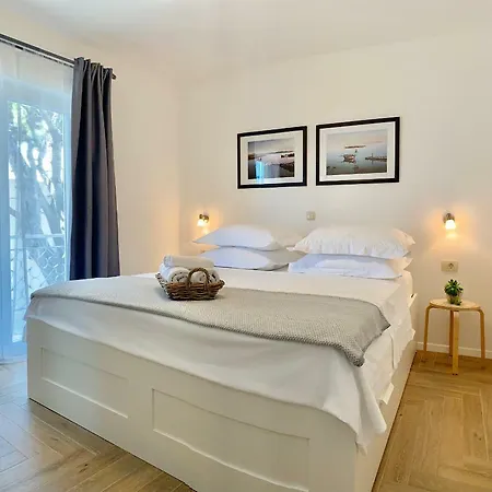 17 Pines * Makarska