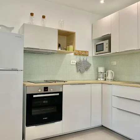 17 Pines * Makarska