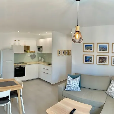 Apartment 17 Pines *