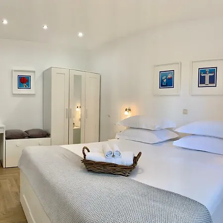 17 Pines * Makarska